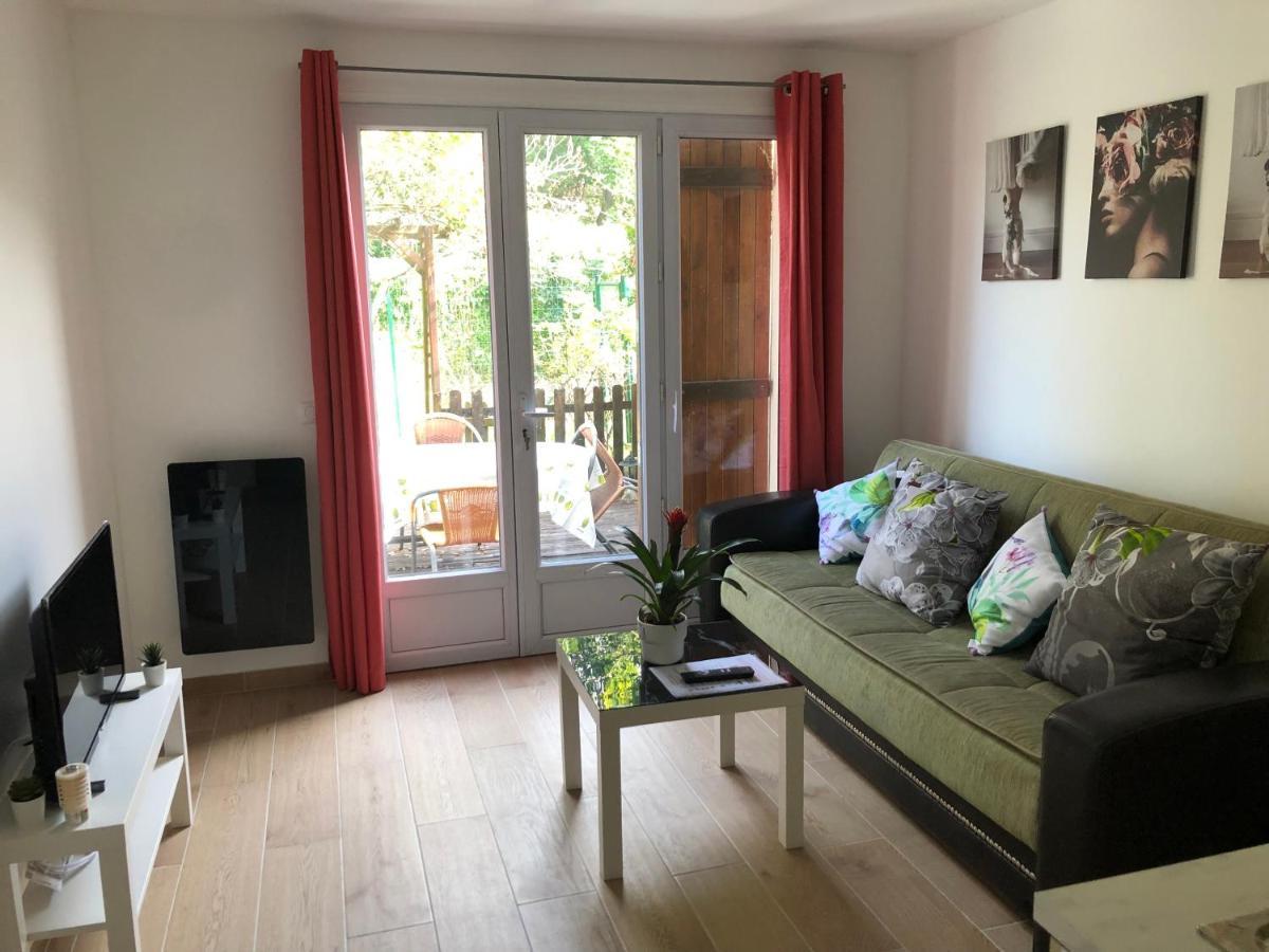 Apartamento F2 Avec Terrasse Saint-Denis  Exterior foto