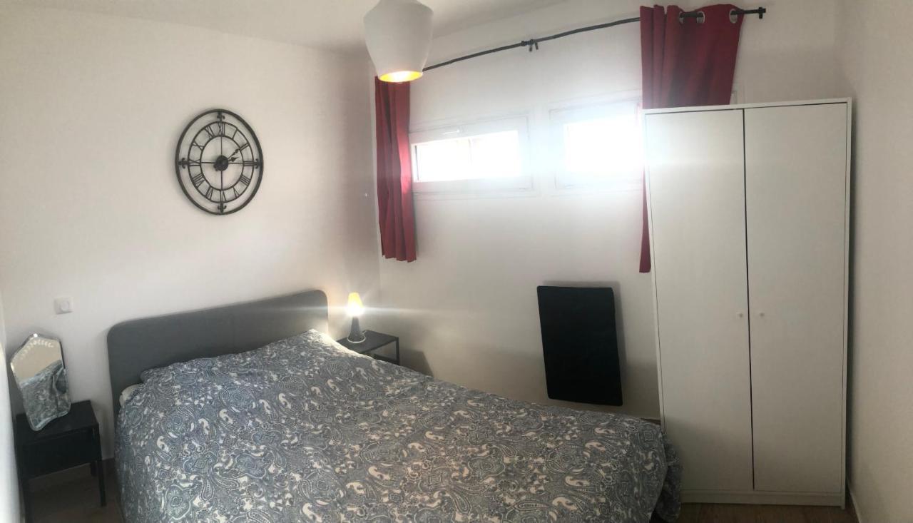 Apartamento F2 Avec Terrasse Saint-Denis  Exterior foto