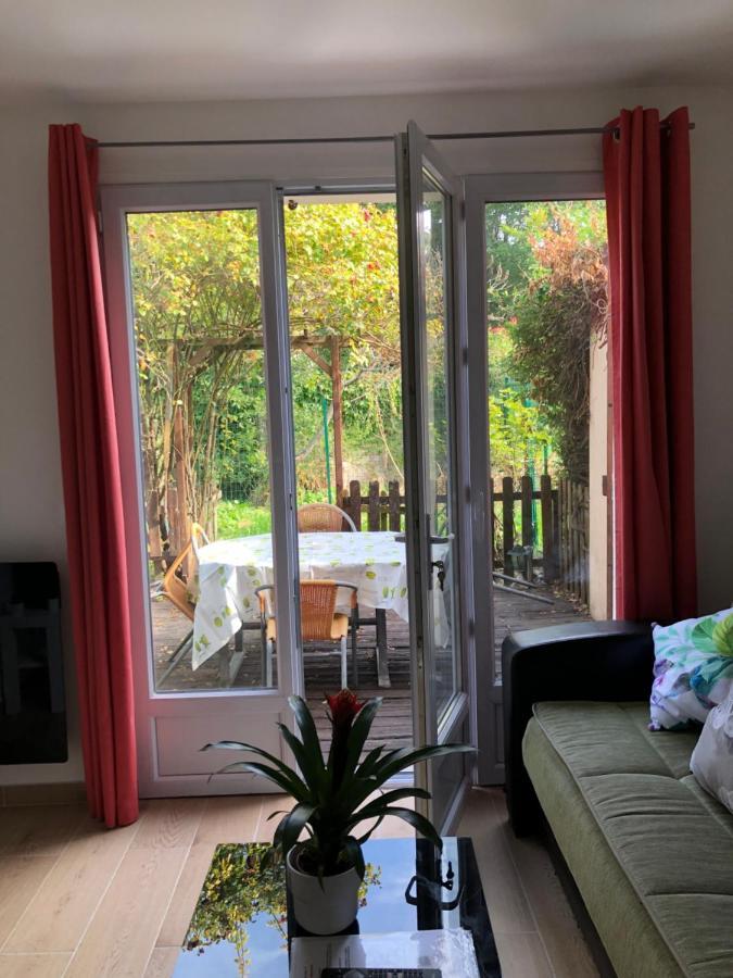 Apartamento F2 Avec Terrasse Saint-Denis  Exterior foto